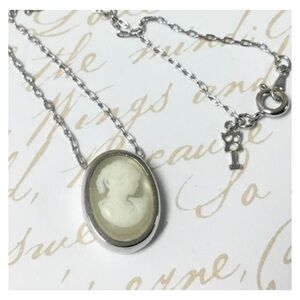 Vintage CROWN TRIFARI Silver Cameo Mini Pendant Necklace